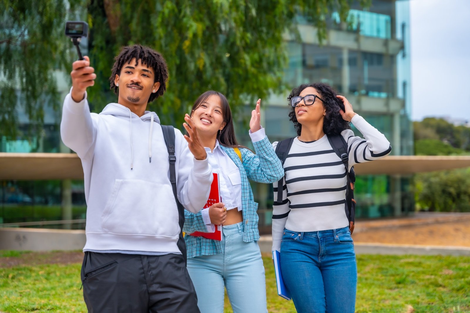 Estudiantes en campus ISPADE