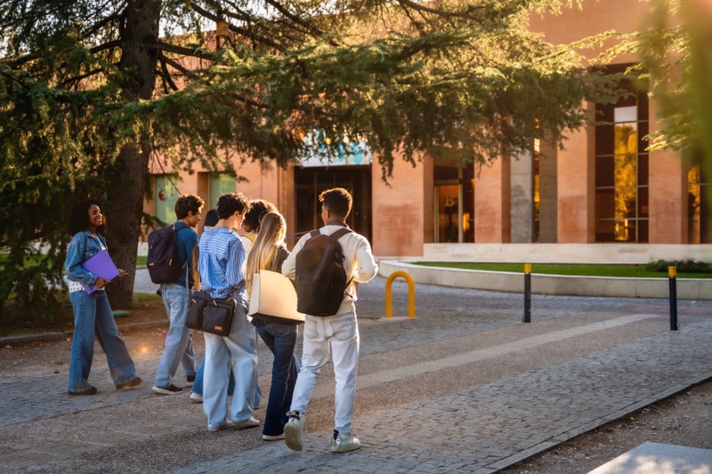 Estudiantes de Inteligencia Artificial en ISPADE Quito