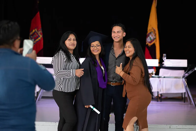 Graduados de ISPADE — Beca Varea Guayasamín