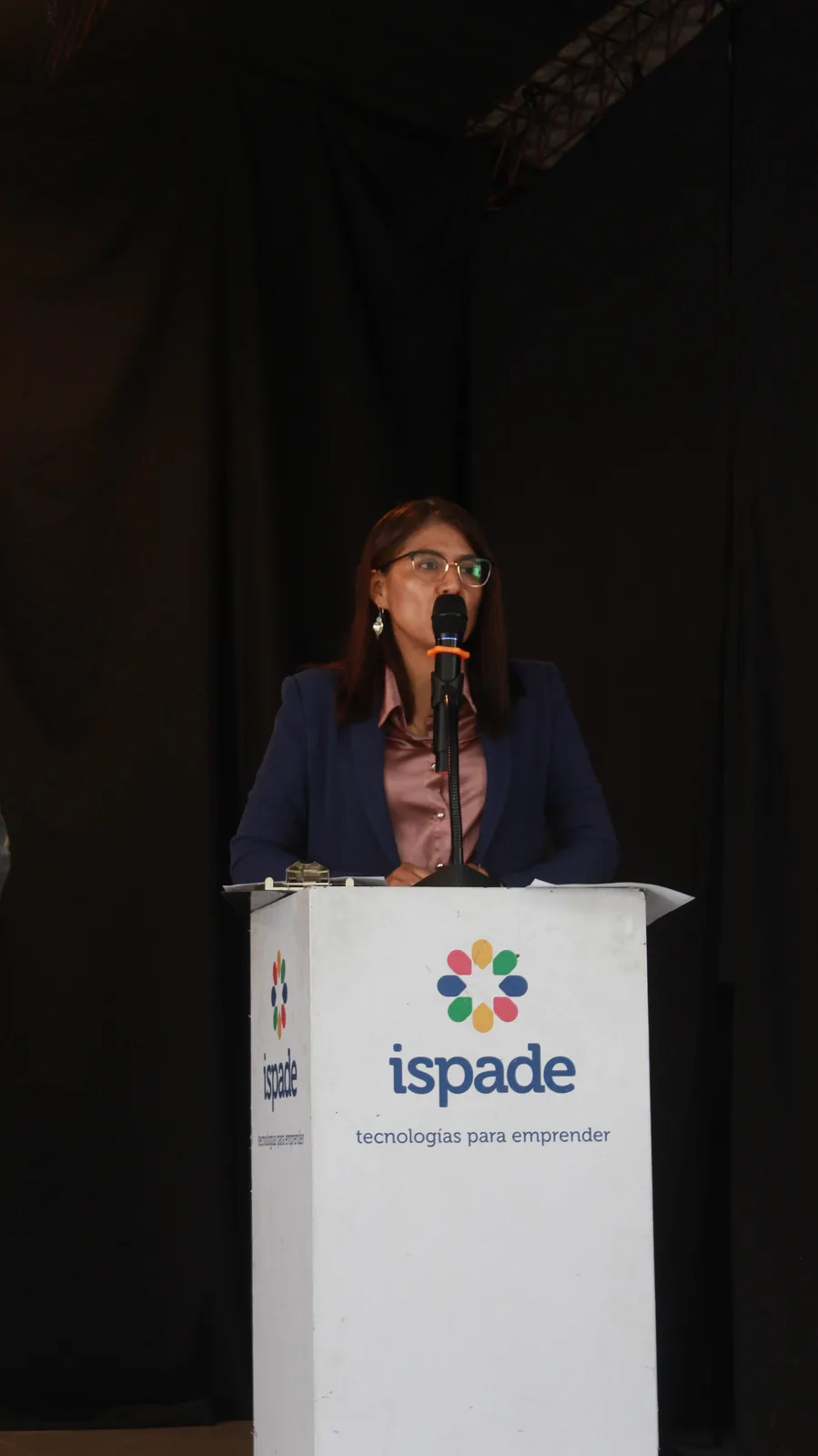 Rectora de ISPADE en el evento