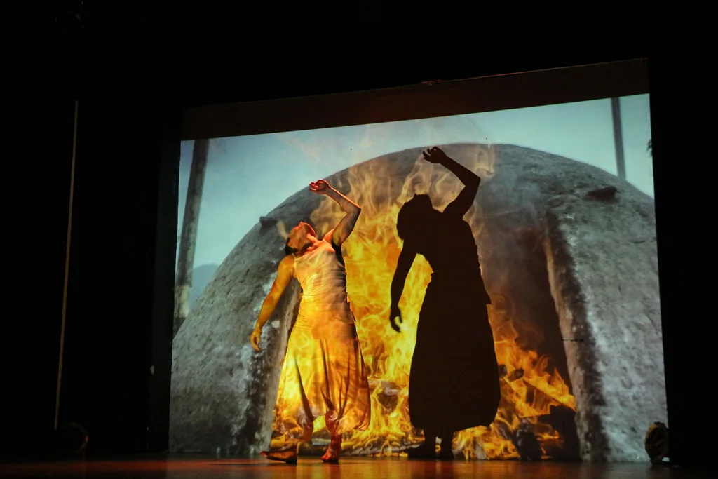 Actuación en el teatro de ISPADE